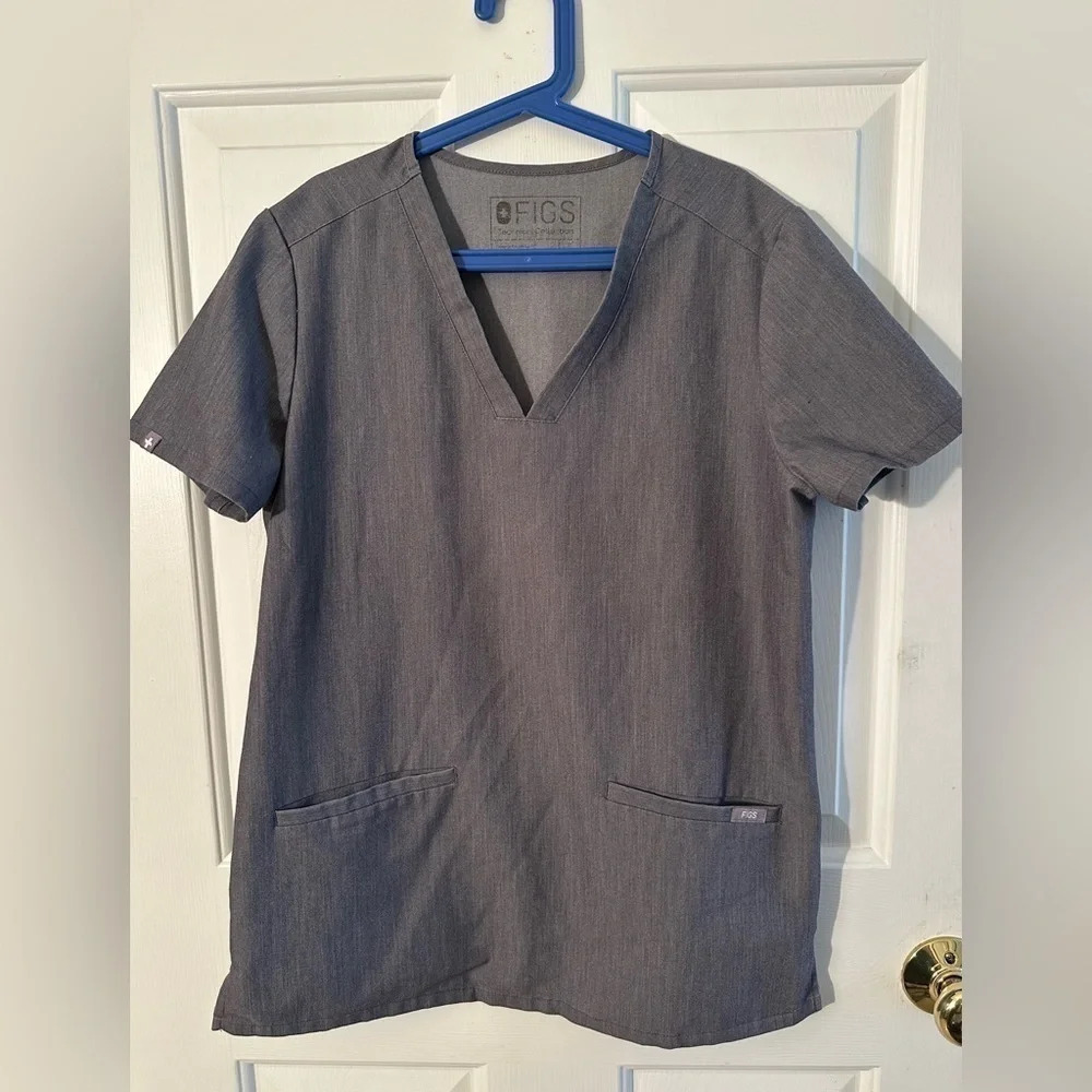 FIGS XS 5 Pocket Gray Scrub Top Professional Nursing Uniform Separates